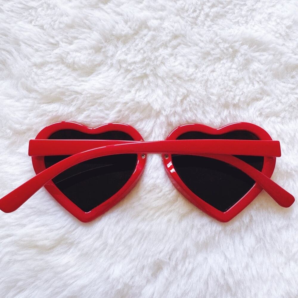 Pixie Red Girl Heart-shape Sunglasses - Picture 11 of 11